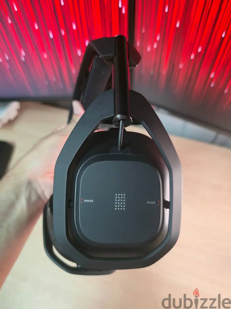 Logitech Astro A50 X Wireless Gaming Headset 8