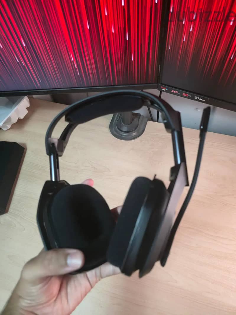 Logitech Astro A50 X Wireless Gaming Headset 11
