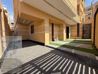 فيلا ارضي بجاردن للبيع في حدائق الاهرام البوابه التالته واجهه