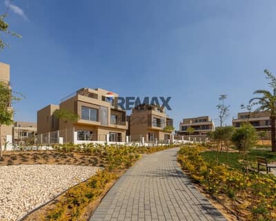 READY VILLA FOR SALE LAGOON VIEW IN PALM HILLS NEW CAIRO INSTALLMENTS UP TO 9 YEARS