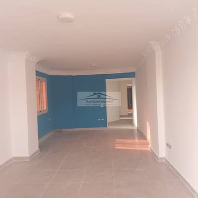 Office space for rent, 250 sq m, on Zakir Hussein Street, Nasr City, near the monorail and McDonald's.