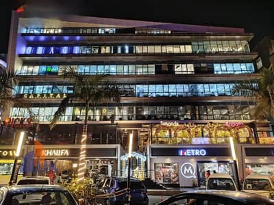 محل تجارى للبيع متأجر لبراند مجوهرات ب 180 الف فى الشهر  على التسعين الشمالى مباشرة أمام water way 2 التجمع الخامس القاهرة الجديدة Fifth Settlement, N
