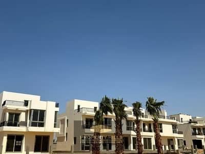 اقل سعر تاون هاوس بقلب الشيخ زايد بخصم 30 %  امام بيفرلي هيلز