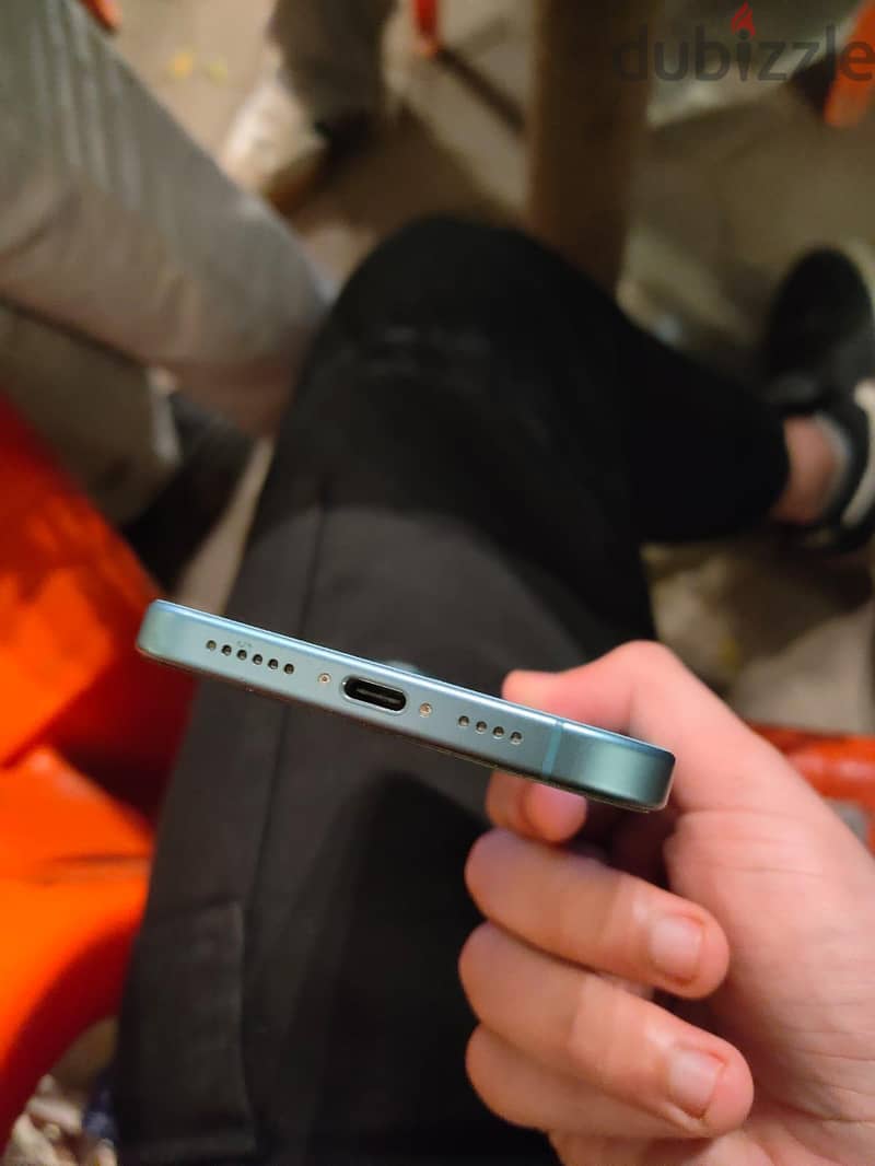 iPhone 16 plus 3