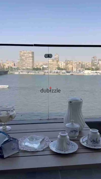 شقه الإيجار مفروشه فيو النيل مباشر  بجوار الفور سيزون