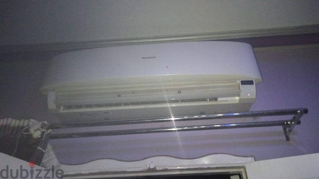 عدد اتنين تكييف شارب اتنين وربع حصان حاله ممتازه انتاج٢٠٢١ اشتغل شهر 5