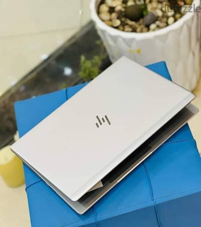 HP ELLITEBOOK 745 G6 Ryzen 7 يوازي جيل تاسع . . Amd vega 10