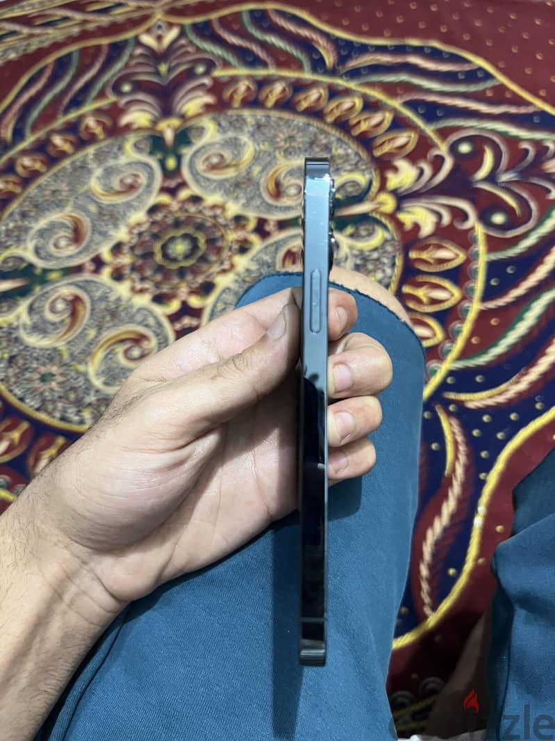 iPhone 12pro 128 3