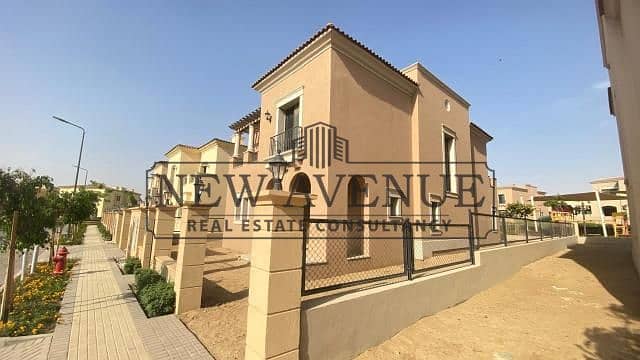 Standalone Villa ready to move prime location at city gate