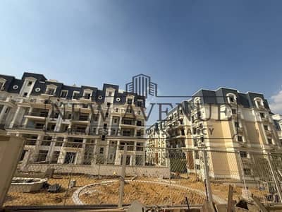 بحديقة جاهزة ١٦٥م في ماونتن فيو آي سيتي، تشطيب كامل، واجهة بحرية  وفيو مائي مميز