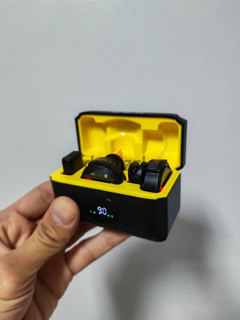 microphone 1