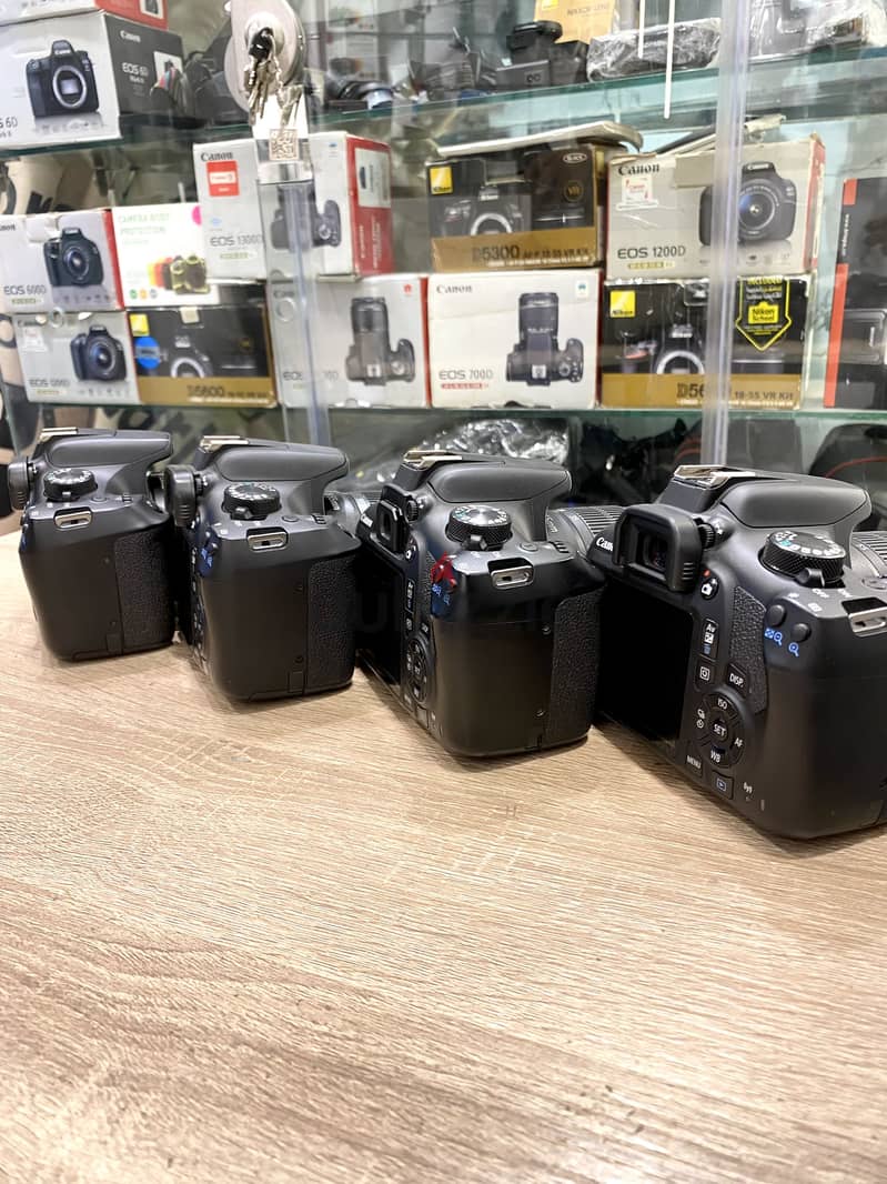 Canon 1300D 3