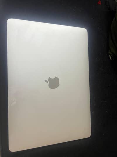 MacBook Pro 13-inch 2017 Core i5 / 8GB RAM بحالة ممتازة