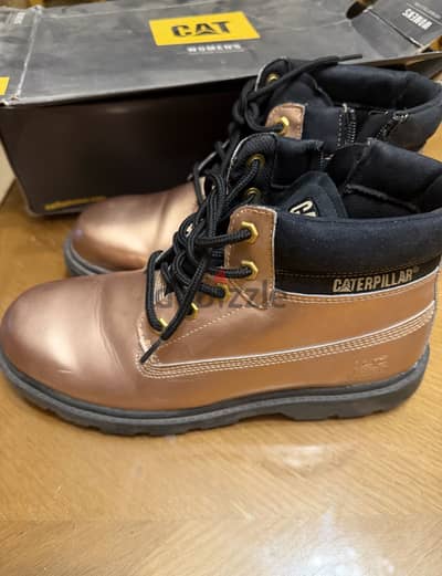 CATERPILLAR Bronze BOOT Special edition by its original box