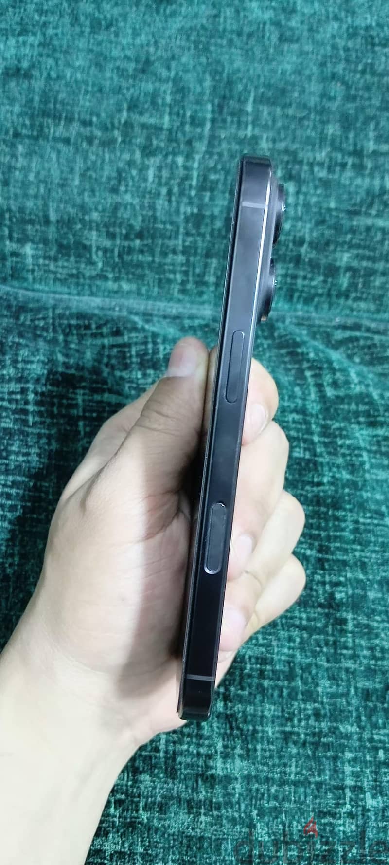 iPhone 16 pro black 3