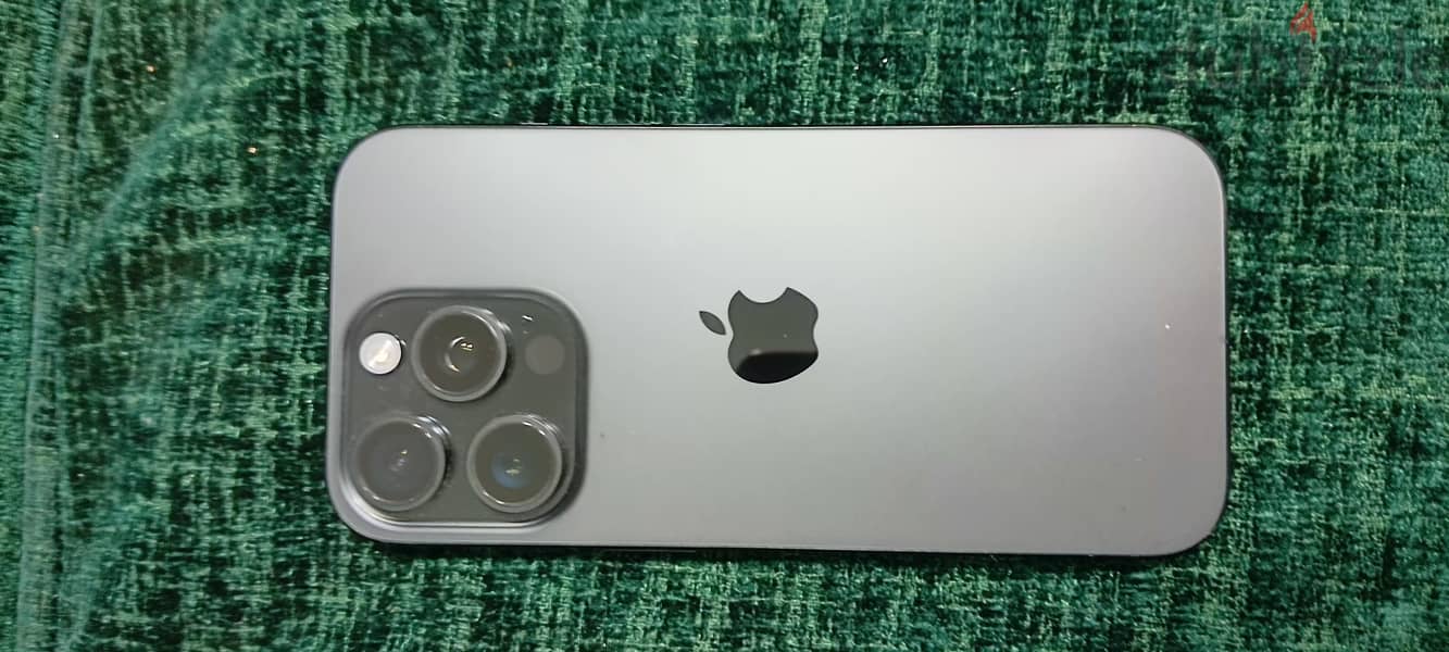 iPhone 16 pro black 5