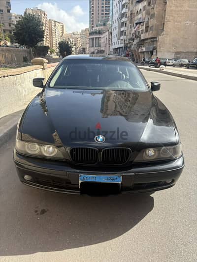 سيارة للبيع طراز 523i موديل 1998