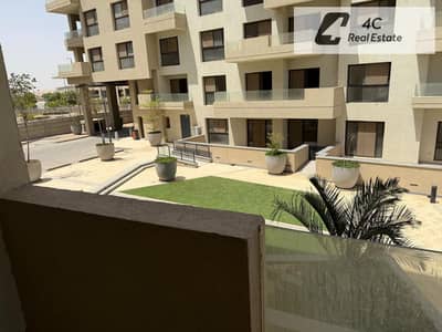 بأقل من سعر السوق شقة للبيع تشطيب كامل مع مطبخ غرفتين نومبحرى فيو لاند سكيب فى موقع مميز جدًا في كمبوند البروج