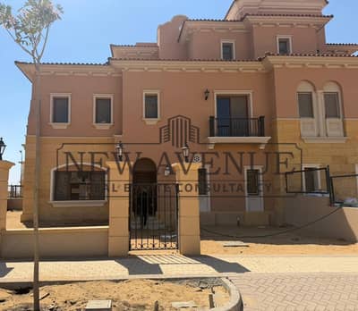ڤيلا كواترو بكمبوند سيتي جيت City Gate Diaar Qatareya ديار القطرية التجمع الخامس و دور بنتهاوس في مرحلة أوبال نصف تشطيب جاهزة للسكن