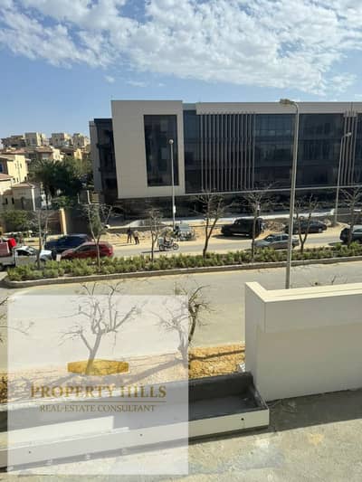 Luxury administrative office with immediate occupancy, 284 square meters, for sale in Waterway, New Cairo. Suitable for a clinic or investment with a
