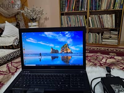 لاب dell بحالة ممتازة