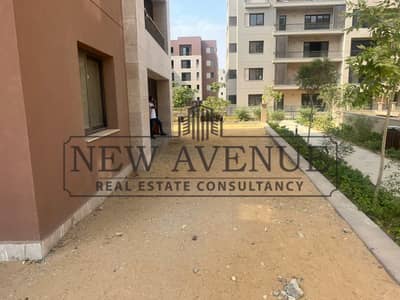 فيلا مستقله بحرى ارضى بحديقه فى بلاتو كمبوند ديستركت ٥ Plateau District 5 Compound تسليم فورى نصف تشطيب