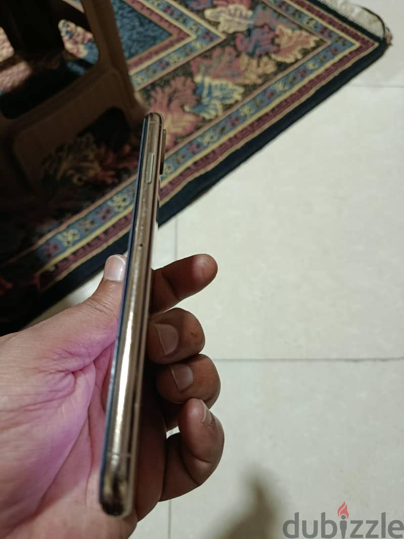 xs max 4