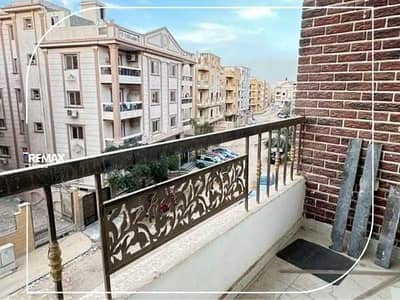 شقة  للبيع متشطبة  بالكامل  بتقسيم  داخلي ممتاز جاهزة  للسكن  فورا