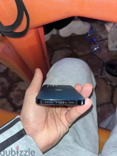 ايفون 12 برو