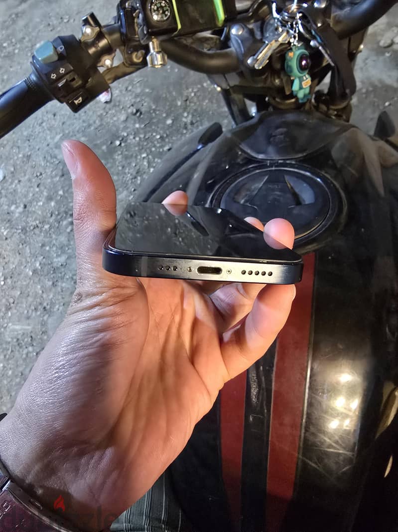 iPhone 13 5