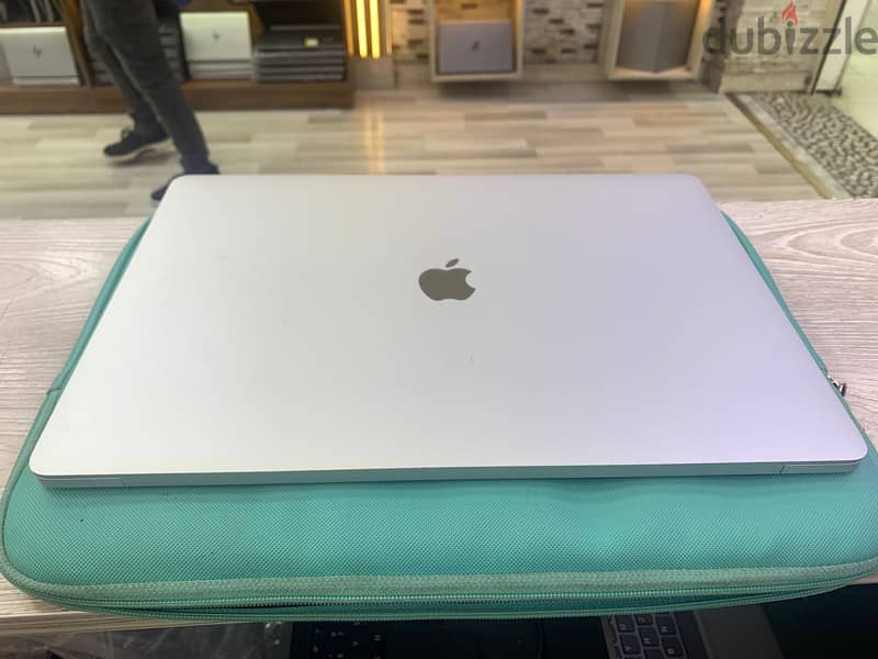 Mac book pro 2019 4