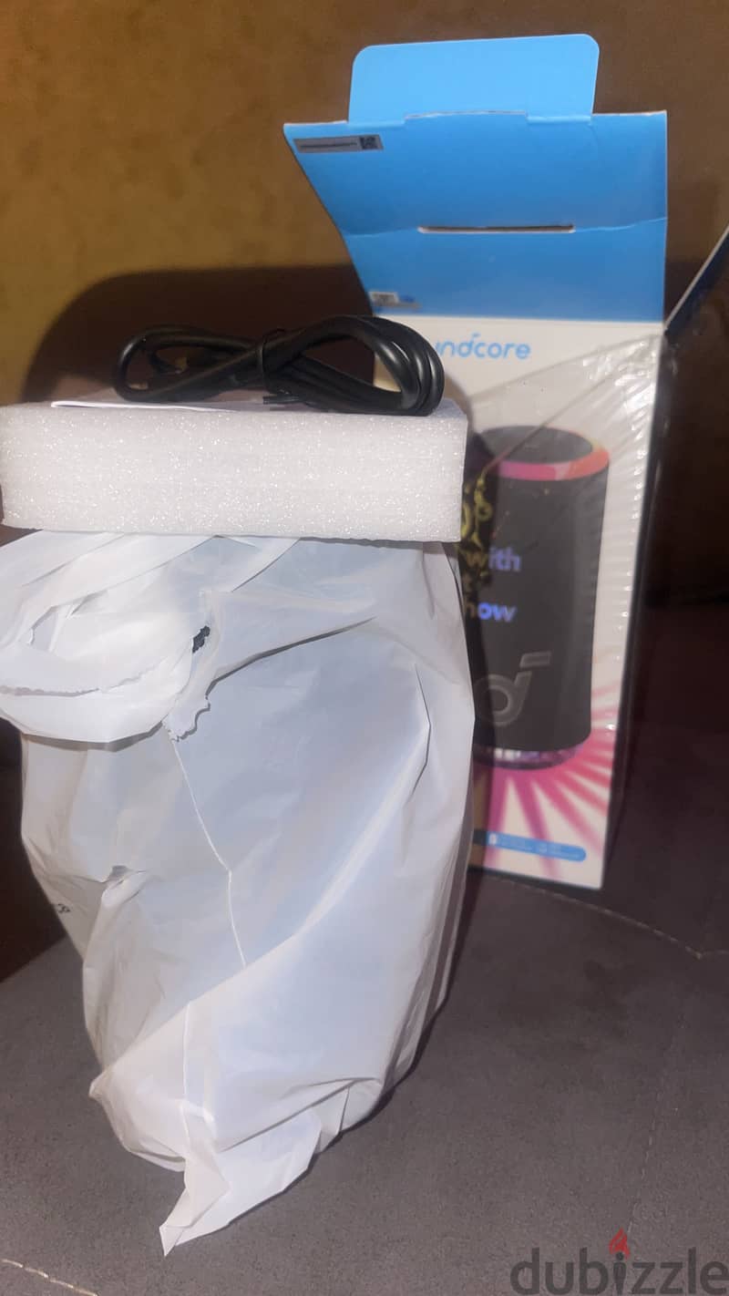 Soundcore glow 4