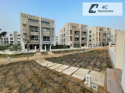دوبلكس  للبيع بأقل سعر في السوق بمساحه 234م في  كمبوند هايد بارك -Hyde Park القاهرة الجديدة بموقع مميز بجوار ميفيدا وليك فيو والجامعه الامريكيه