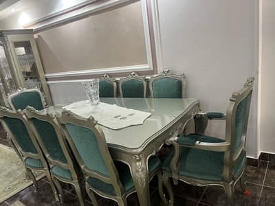 غرفة سفرة ٨ كراسي و بوفيه و دولاب فضية  خشب زان