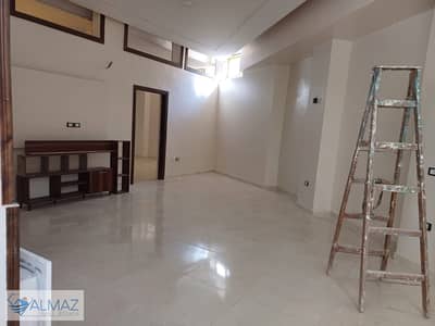 بيزمنت فاضي اول سكن 120 متر للايجار بالمطبخ والتكيفات في كمبوند الدبلوماسيين في التجمع الخامس بالقرب من المحاور الرئيسية