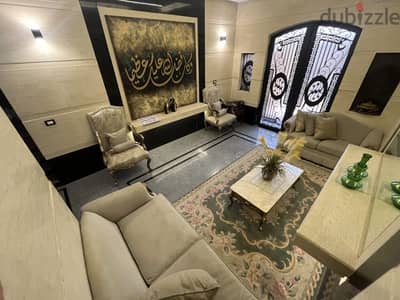 أنتريه فاخر مكوّن من ٢ كنبة و٢ كرسي بتصميم راقي ولمسة فخامة