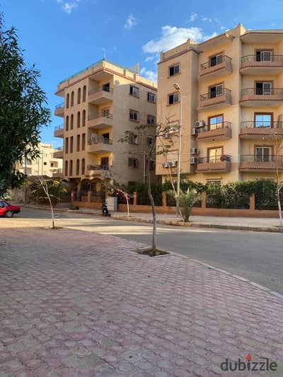 شقة للبيع فى كمبوند جرين يارد اكتوبر
