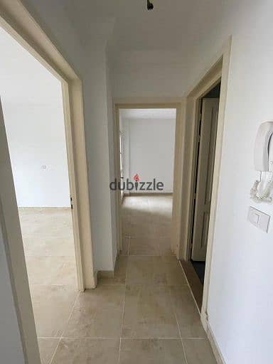 شقة للايجار قانون جديد 74م في مدينتي B12 فيو جاردن وشارع