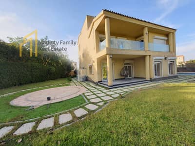 فيلا لايجار القانون بمدينتى نموذج W استاند الون بحمام سباحه    بها اسانسير   بالمطبخ والتكيفات    تشطيبات الترا سوبر سوبر لوكس    فيو جاردن