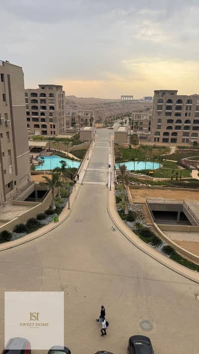 للبيع بنتهاوس فيو لاند سكيب في لافينير بسعر لقطه