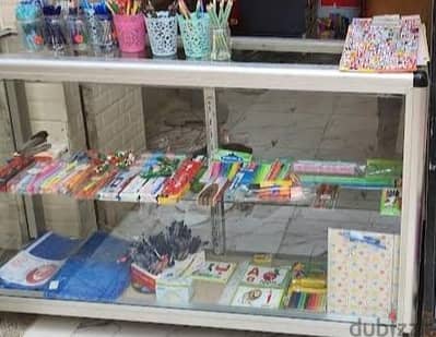 باترينه عرض ادوات مدرسيه أو  اكسسوارات
