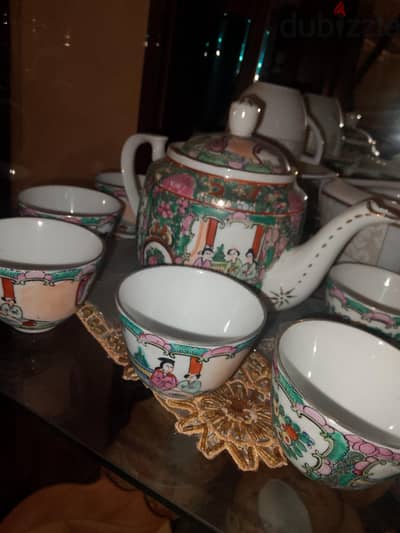 Rose Medallion / Chinese Export Porcelain