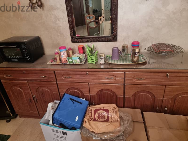Dining table plus 8 chairs 2
