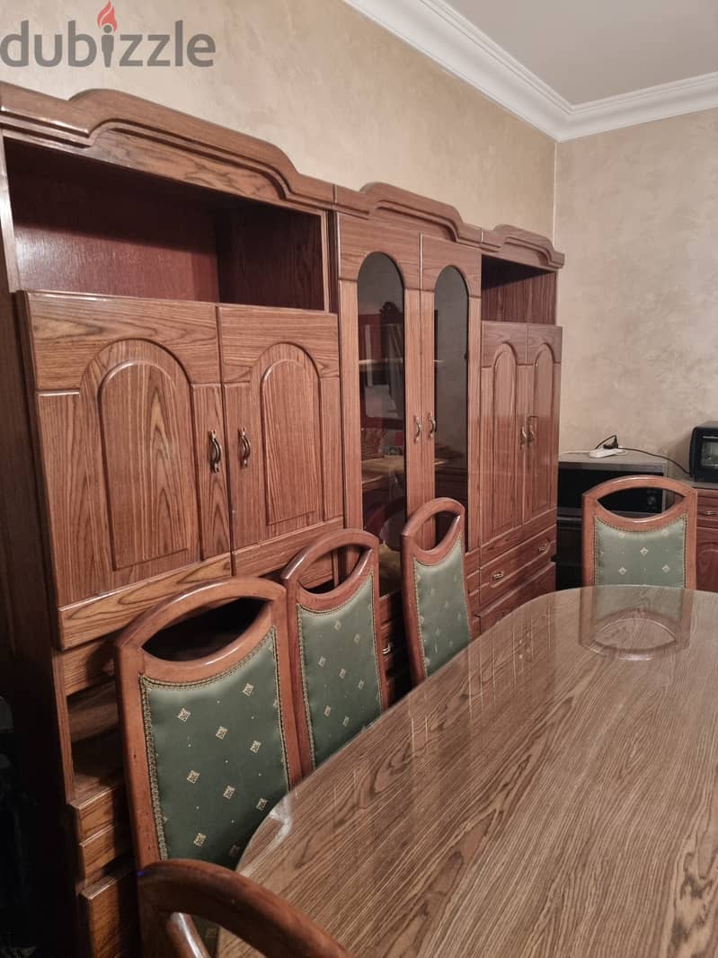 Dining table plus 8 chairs 3