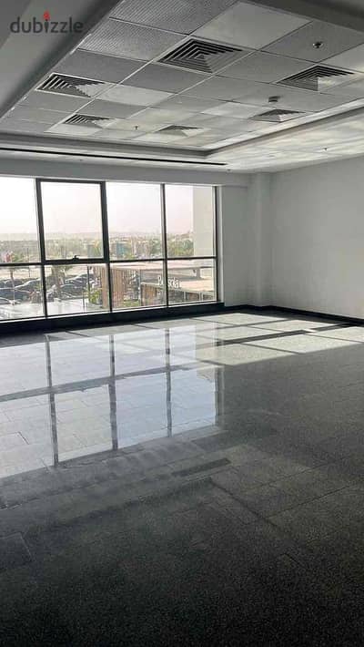 عياده طبيه للايجار في HALE TOWN بالم هيلز - مساحه 125 متر كامله التشطيب بالتكيفات