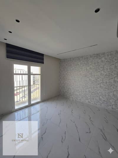 Apartment for rent in Hyde Park, first occupancy, with kitchen and air conditioning.