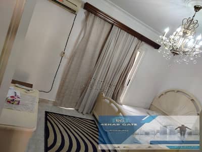شقه للايجارالمفروش  بمدينه الرحاب 2 خطوات لافنيو مول ومسجد عمر بن الخطاب مساحه 99 متر تتكون من 2 غرفه نوم ا حمام مكيفه بالكامل