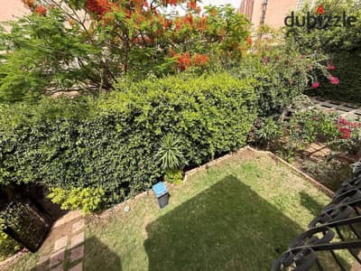 فيلا للبيع ناصيه 220 لوكيشن مميزبالقرب من السوق التجاري الفودكورت مسجد احمد عفيفي  والخدمات استلام فوري بحري بسعرتجاري للجادين