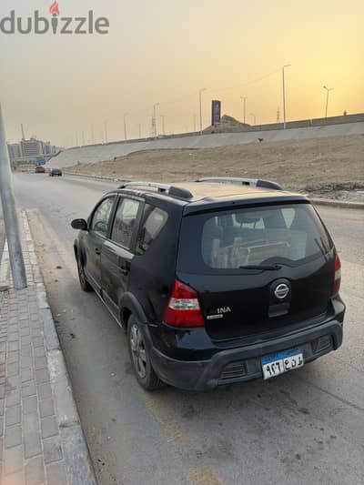 Nissan livina