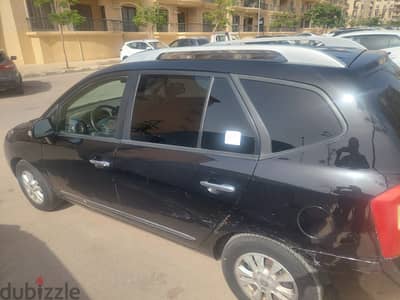 Kia Carens 2011 automatic
